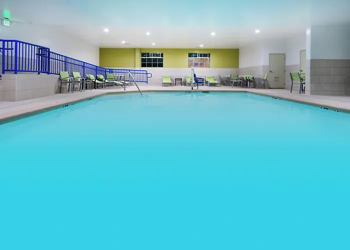 Holiday Inn Express & Suites Watsonville By Ihg